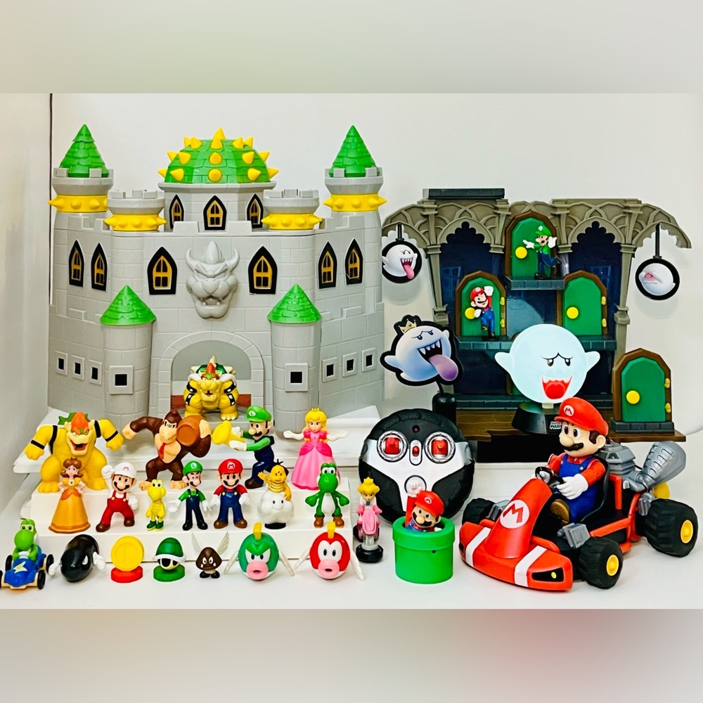 Super Mario Bowser Castle+ Boo Mansion +28 Figures+RC Racer+++